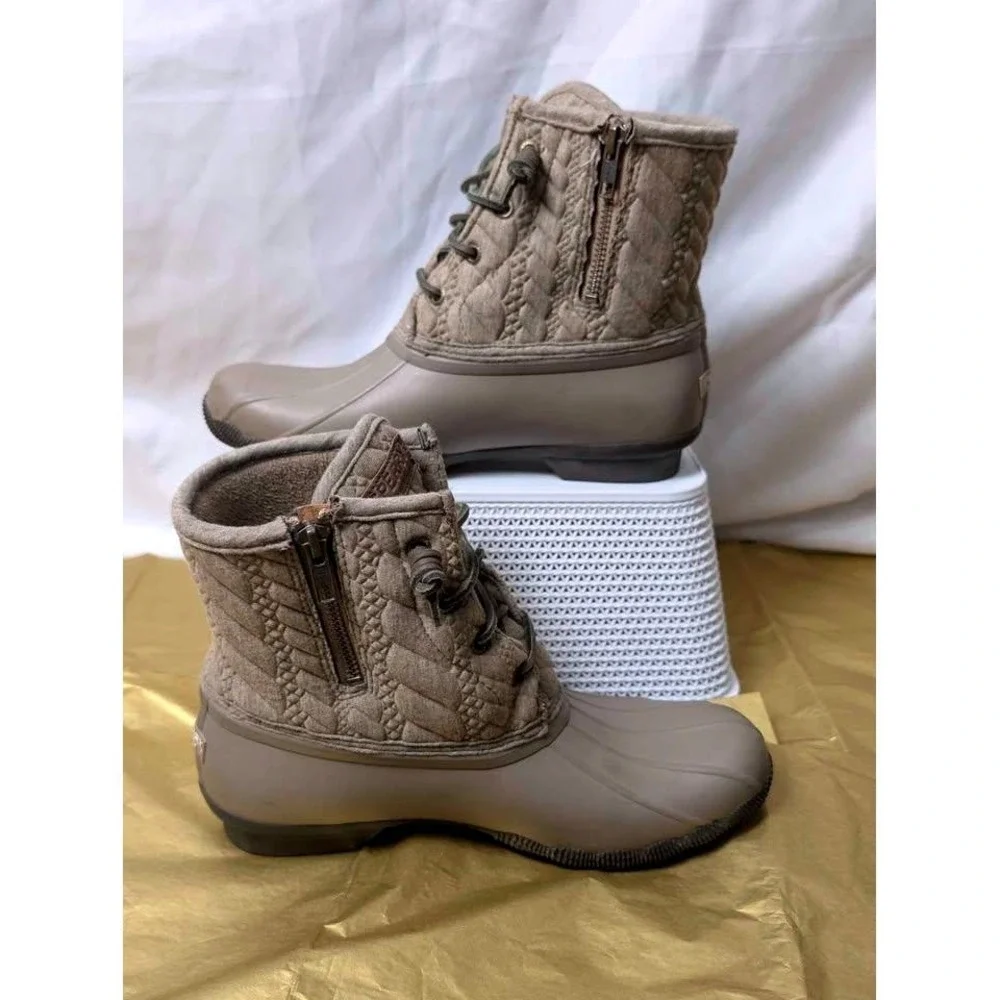Sperry Saltwater Quilted Cable Knit Duck Boots Taupe Tan STS97184 Women's 7.5‎ M